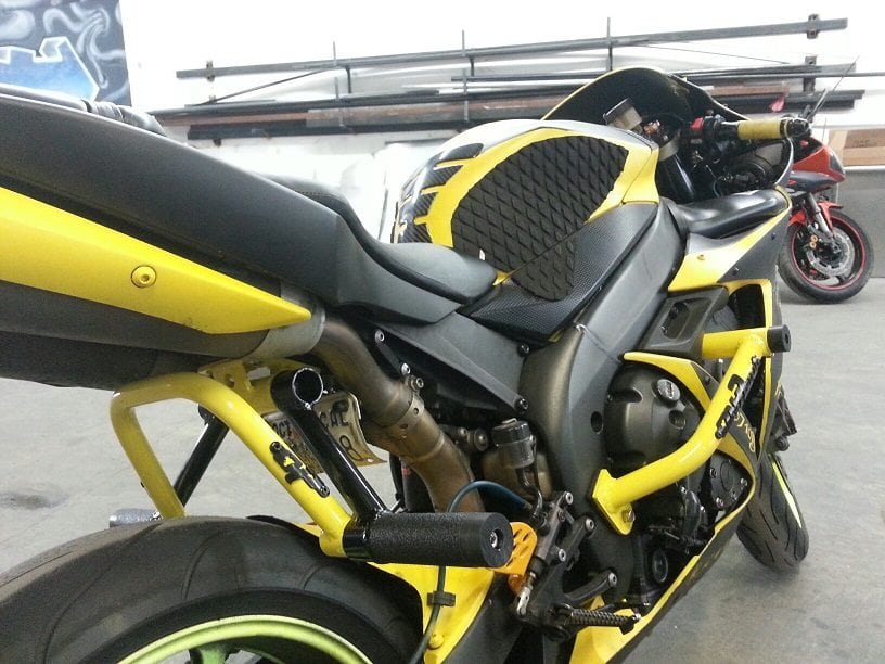 0406 YAMAHA R1 RACE RAIL On Point Performance